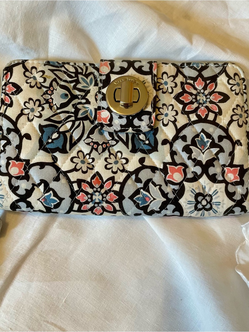 Vera Bradley Turn lock Wallet Lisbon Medallion Floral Geometric